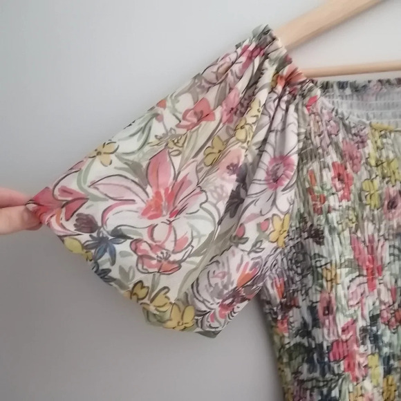 By Anthropologie Aurelia Floral Smocked Top Blouse with Puff Sleeves Large - Picture 5 of 16